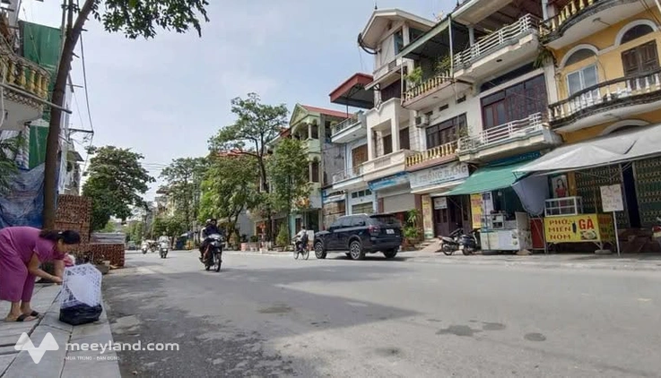 Nhà mặt đường Hoàng Quốc Việt - Kinh doanh bất chấp, giá hời