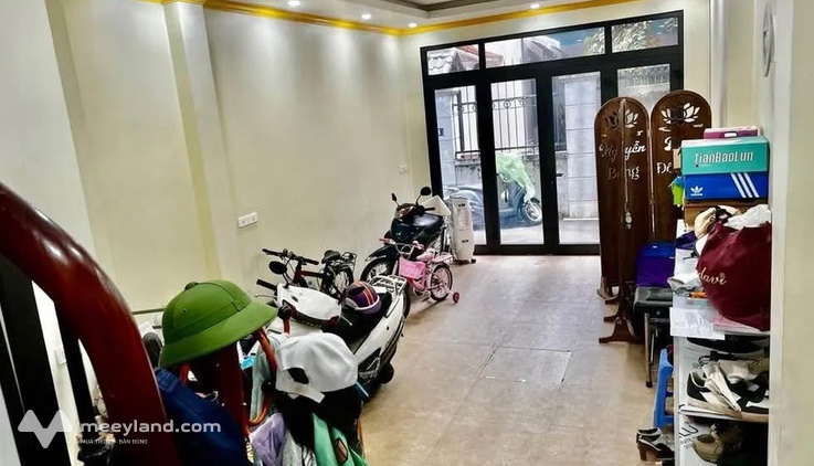 Trung tâm Cầu Giấy, nhà 5 tầng full đồ, cách oto 40m, chỉ 7 tỷ