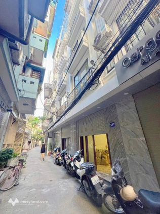 Nhà Trương Định cổ kính - Ô tô lùi cửa - 35m² giá hời