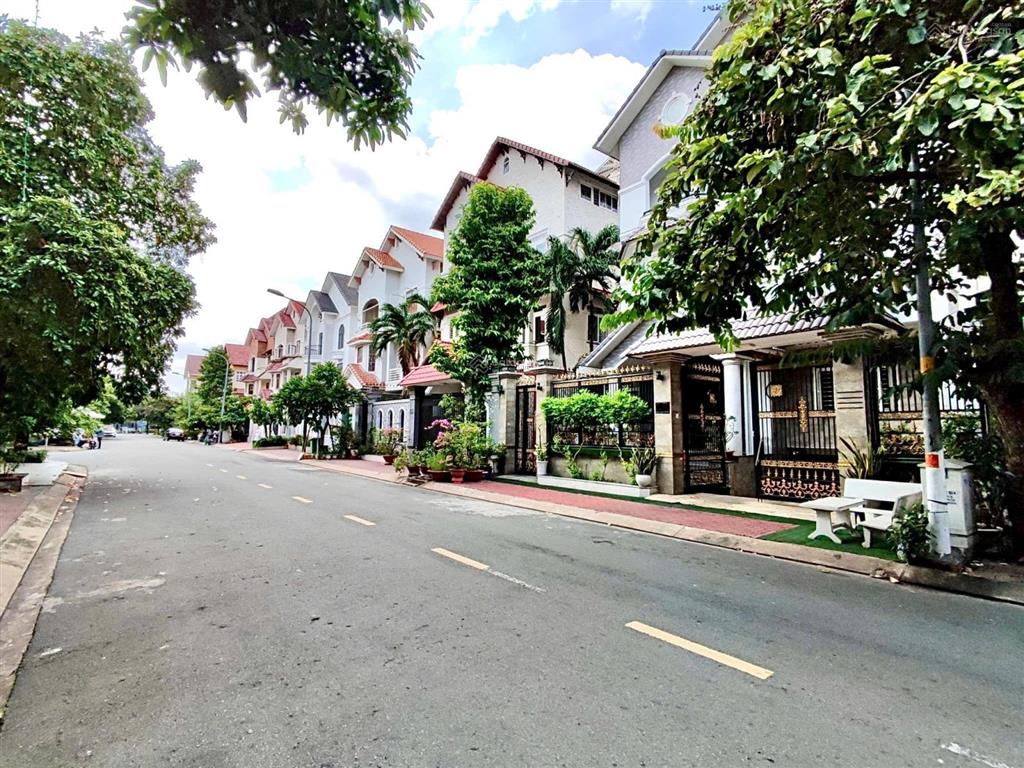 Khu vip him lam 1 hầm + 5 tầng ngang 12,5 dài 20 khu trung tâm vip giá 50 tỷ