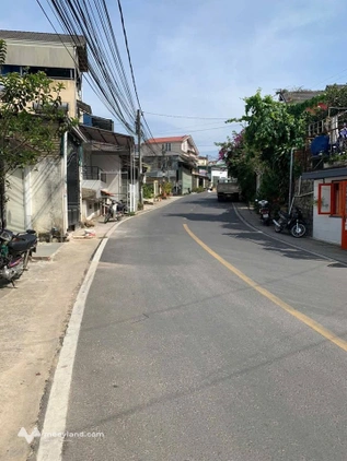 Đất 2 mặt tiền Đà Lạt, tặng nhà cấp 4, sau Khách sạn Merperle