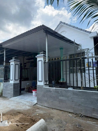 Bán nhà mới hoàn thiện, giá chỉ 1.35 tỷ, cách Đại lộ Đông Tây 150m