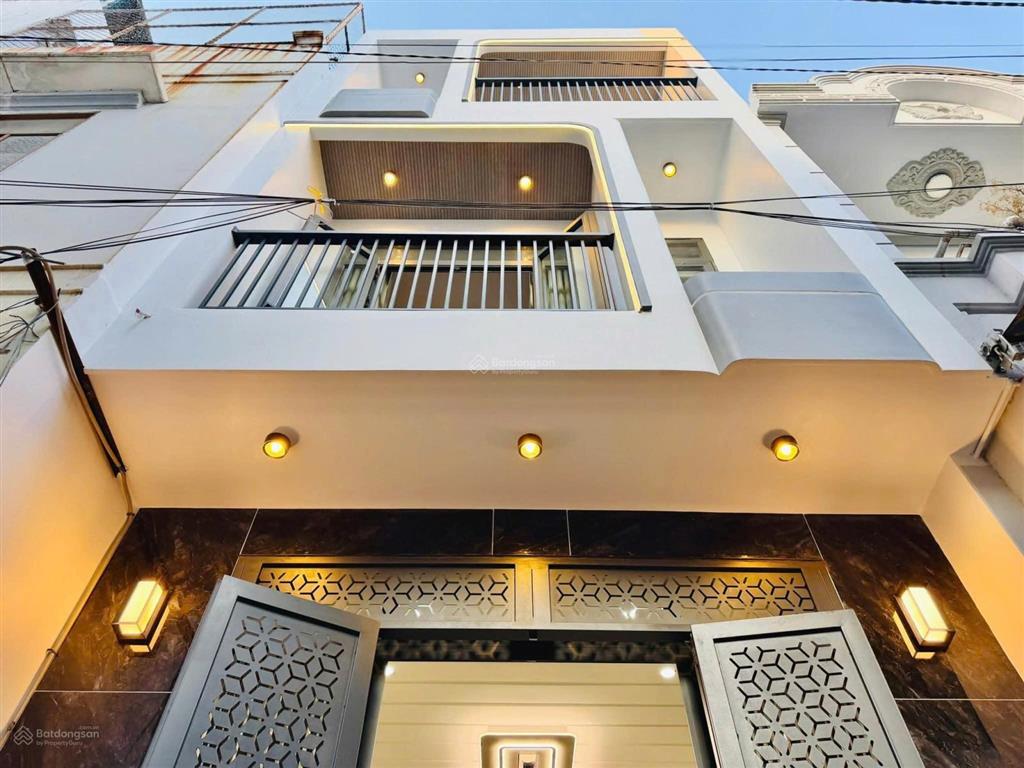 Bán gấp nhà hậu giang, 52m2, 4 tầng 4pn 5wc, có sân thượng, gần chợ bình tây, hẻm trước nhà 5m