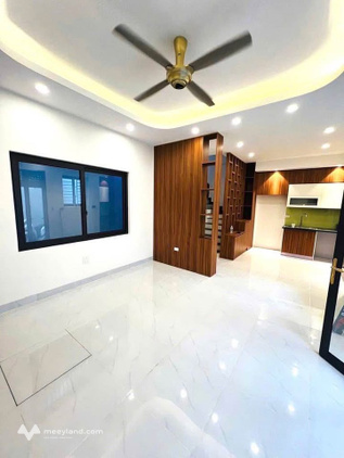 Nhà 5 tầng gần Hồ Tây 3 mặt thoáng, mặt tiền siêu rộng, giá siêu mềm