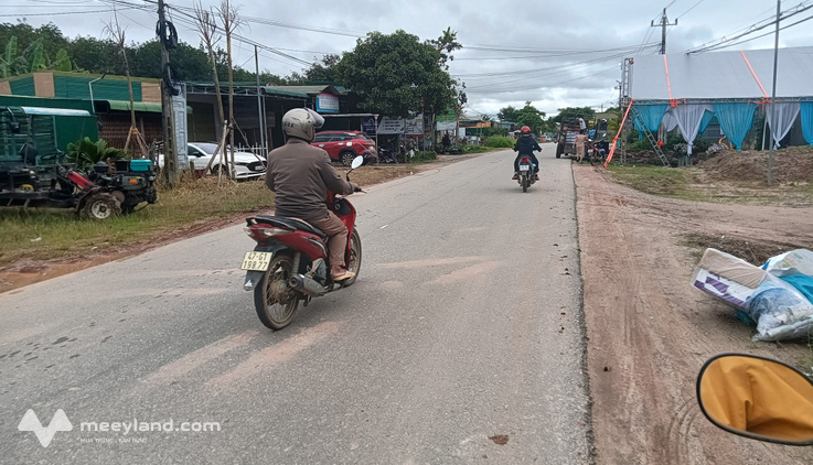 Giao dịch đất vàng, mặt đường nhựa Đắk Lắk