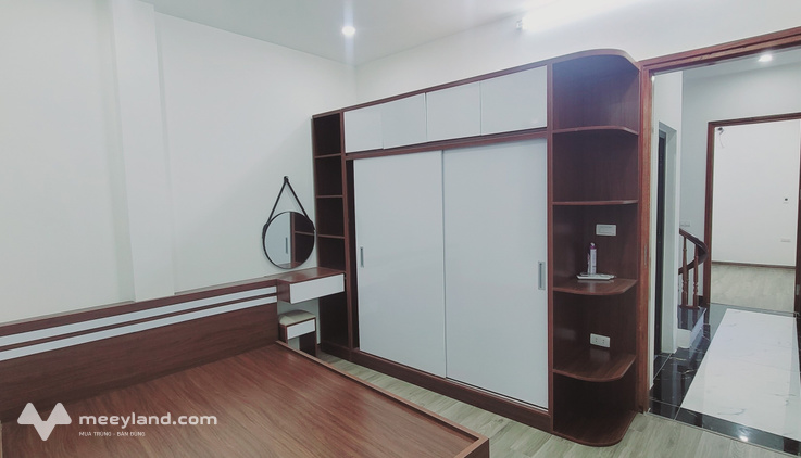 Nhà 5 tầng mới xây, 4 ngủ, gần Đại Lộ Thăng Long, Nam Từ Liêm