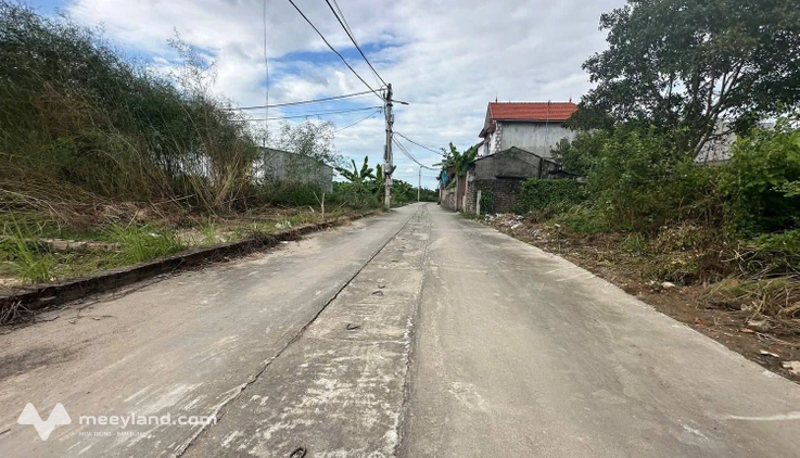 Bán đất 50m² full thổ cư, ô tô tránh, giá yêu thương