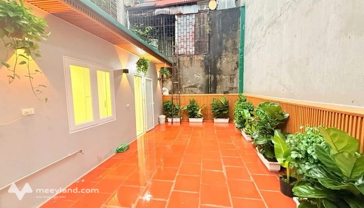 Nhà đẹp Đống Đa, sân vườn trồng rau, full nội thất - Giá chỉ 3.79 tỷ