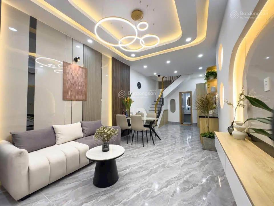 Giá 2 tỷ 880 còn tl đường huỳnh văn bánh phú nhuận shr hđ thuê 22 tr/th, full nội thất