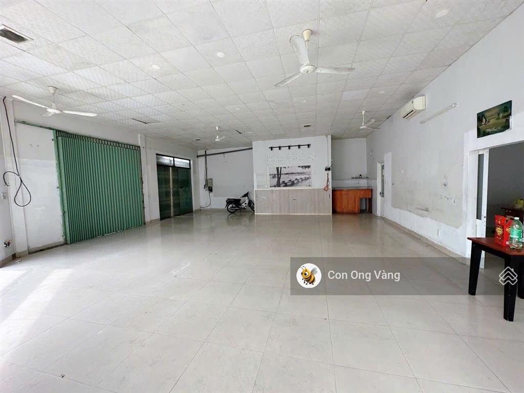 Bán lô góc tặng nhà cấp 4 tđc vcn phước long vị trí đẹp xây dựng tự do sát đường 28