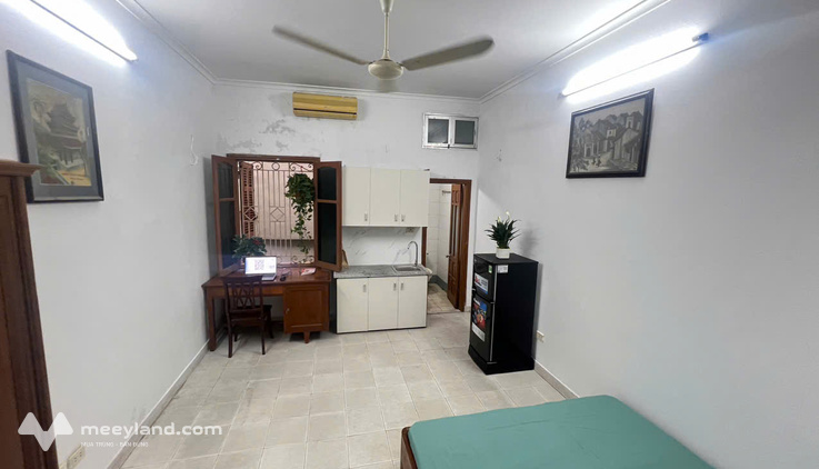 Cho thuê căn hộ 111A Nguyễn Khuyến, Đống Đa 27m2, studio cửa sổ ban công, thang bộ ô tô tránh gần chợ