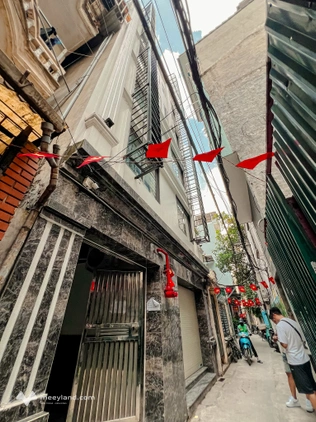 Bán tòa nhà chung cư mini phố Quan Hoa, 130m2 - 7 tầng - thang máy 29 phòng