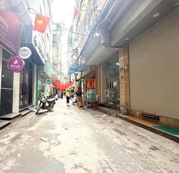 Nhà đẹp dân xây Nguyễn Hoàng 39m-6 tầng dân xây ô tô 12,5 tỷ