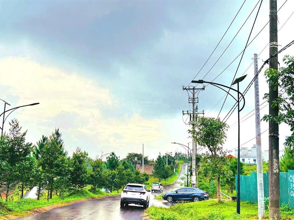 Đất nền phường 2, bảo lộc mặt tiền trục đường vào hồ ngọc, dt 130m2, thổ cư, chỉ 750tr