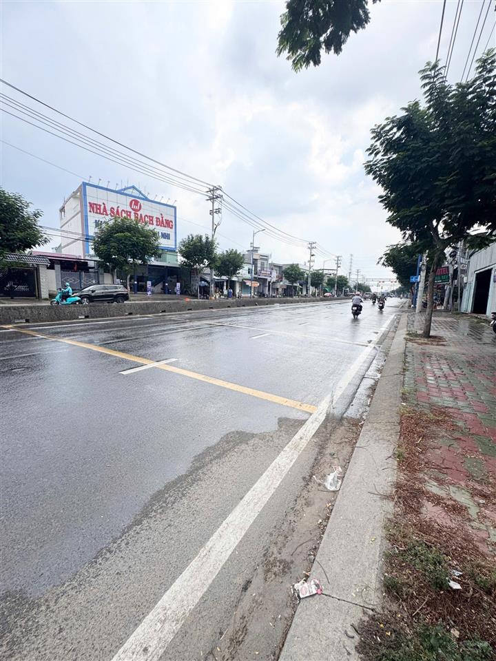 Bán đất dt gần 600m2 full thổ cư mt đường đặng thúc vịnh, hóc môn giá 60 tỷ tl
