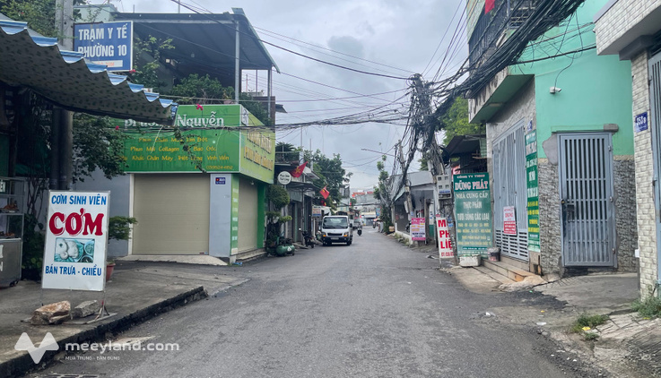 Bán gấp nhà 2 tầng mặt hẻm rộng 95m2, kinh doanh sầm uất, giá hời