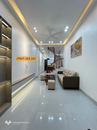 Nhà 3 tầng Trần Lãm - Full nội thất, giá hời, đón xe máy thoải mái