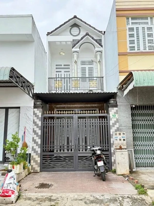 Nhà 1 trệt 1 lầu 4 ng ngủ, sân đậu ô tô đường Chu Văn An, Cần Thơ