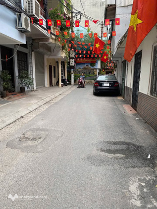 Nhà 5 tầng xây mới đẹp, vị trí đắc địa phố Hồng Hà, Ba Đình