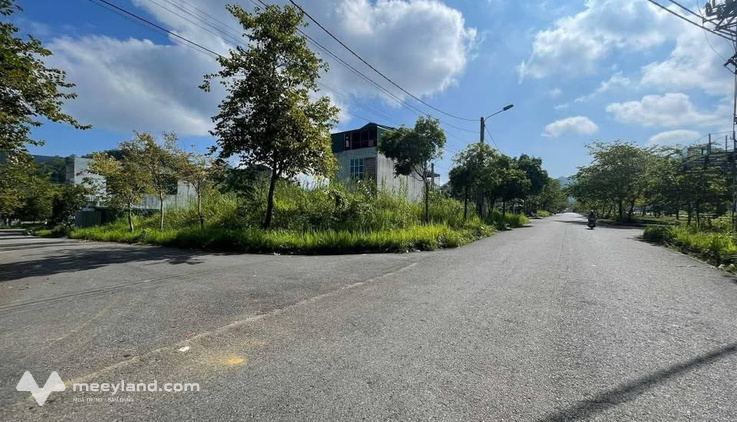 Khám phá cơ hội sở hữu mảnh đất tuyệt vời tại thành phố Lai Châu với diện tích 140m2 thổ cư, sổ hồng chính chủ