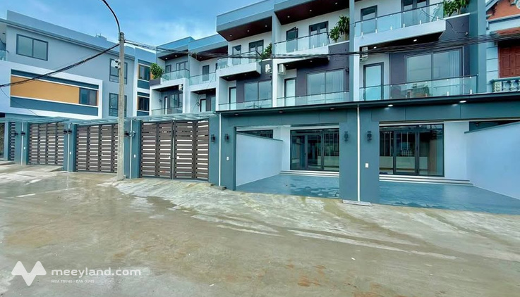 Nhà 3 tầng gần cổng trường Cao Đẳng Kinh Tế Tài Chính, Thái Nguyên