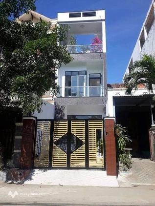Chính chủ cần chuyển nhượng căn nhà đẹp 3 tầng tại phường Tuy Hòa, tỉnh Phú Yên