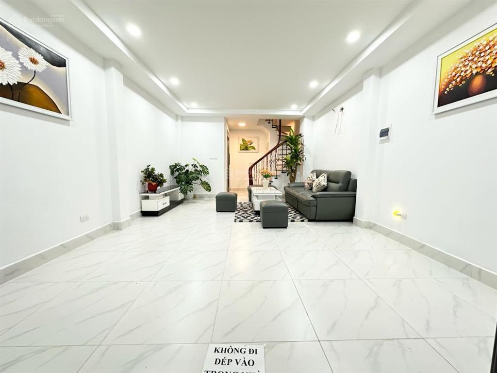 Mới ra lò hiếm phố pháo đài láng nhà đẹp dân xây chắc chắn, thoáng sáng cách ô tô 25m, nội thất đủ