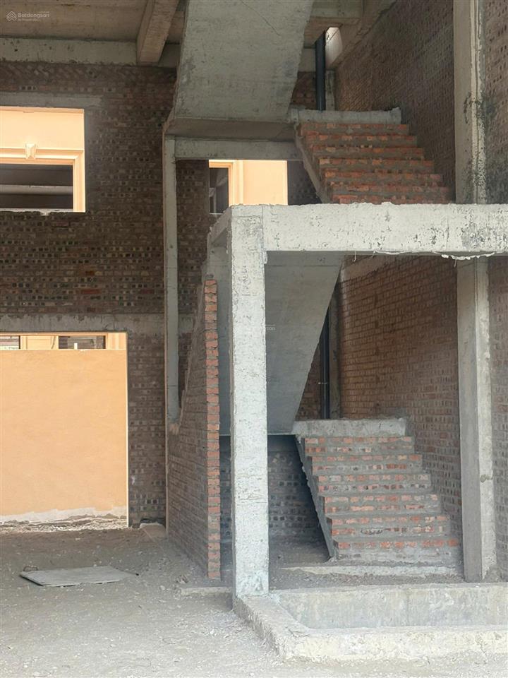 Chủ nhà đi nước ngoài gửi bán căn lk7 giá tốt, view chung cư kinh doanh sầm uất