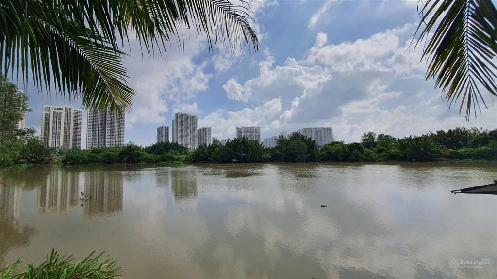Đất biệt thự vườn, view sông, dt 700m2, ngay vinhomes grand park giá đầu tư