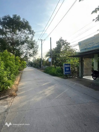 Chào bạn, chúng tôi đang có một nền đất kèm nhà mặt tiền đường tại Mỹ Tho, Tiền Giang
