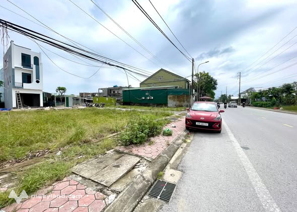 Bán nhà 3 tầng mới tinh, 50,4m2, hướng Tây Nam, gần Trương Văn Lĩnh, thành phố Vinh