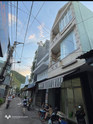 Siêu phẩm nhà 3 mê vừa về tay, tọa lạc ngay trên mặt đường ô tô rộng 6m tại Trần Hưng Đạo, phường Đống Đa