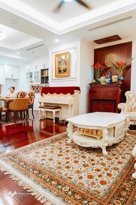 Bán căn chung cư Royal City - Khu vip, nội thất 3 tỷ, chủ tặng gần hết đồ