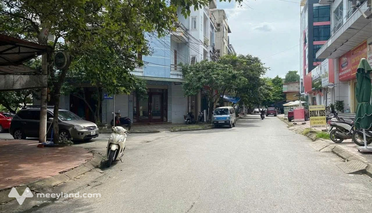 Nhà 3 tầng 1 tum tại khu đô thị Phú Lộc 4, trung tâm thành phố Lạng Sơn