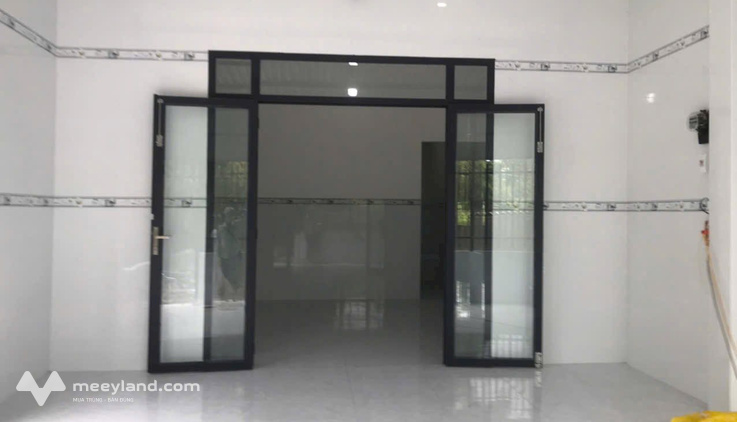 Nhà mới xây gần chợ Đất Đỏ, 2 phòng ngủ, hẻm xe hơi, giá 900 triệu