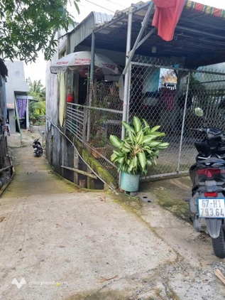 Bán nhà mặt tiền Kênh Đào với giá siêu tốt
