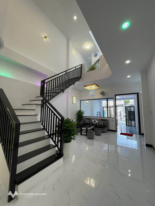 Cần bán gấp căn nhà đẹp mới xây 3 mê tọa lạc tại vị trí đắc địa trung tâm thành phố Tuy Hòa
