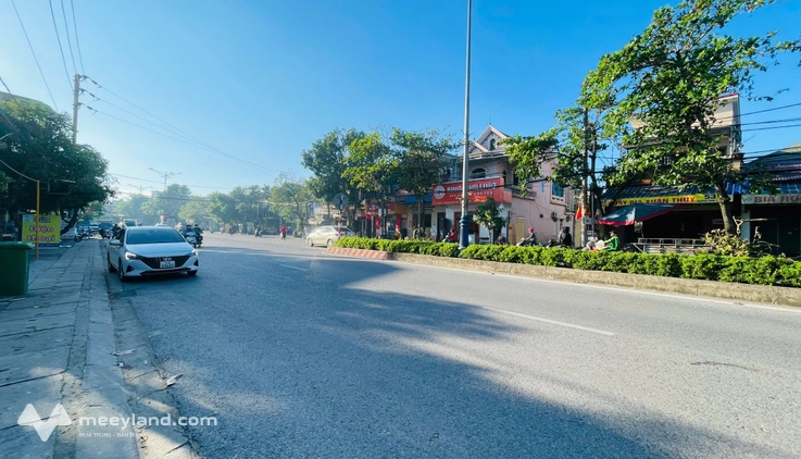 Nhà 2 tầng kiên cố, 100m2, sát chợ, đường 36m, phường Cửa Nam, thành phố Vinh
