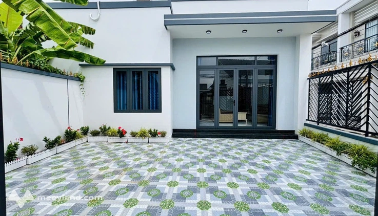 Chào mừng bạn đến với căn nhà mới hoàn thiện, sở hữu vị trí đắc địa tại phường Phú Khương