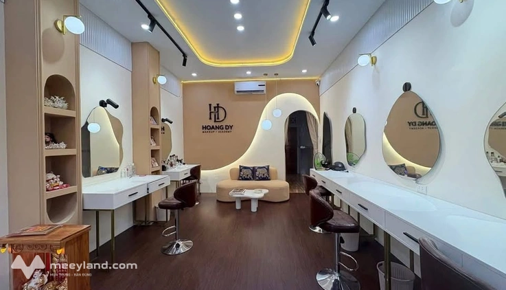 Nhà 1 trệt 1 lầu đầu hẻm, vị trí vip kinh doanh sầm uất gần biển Vũng Tàu
