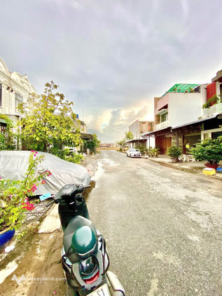 Mở ra cánh cửa đến một cuộc sống tiện nghi và đẳng cấp tại căn nhà tọa lạc trên đường số 12