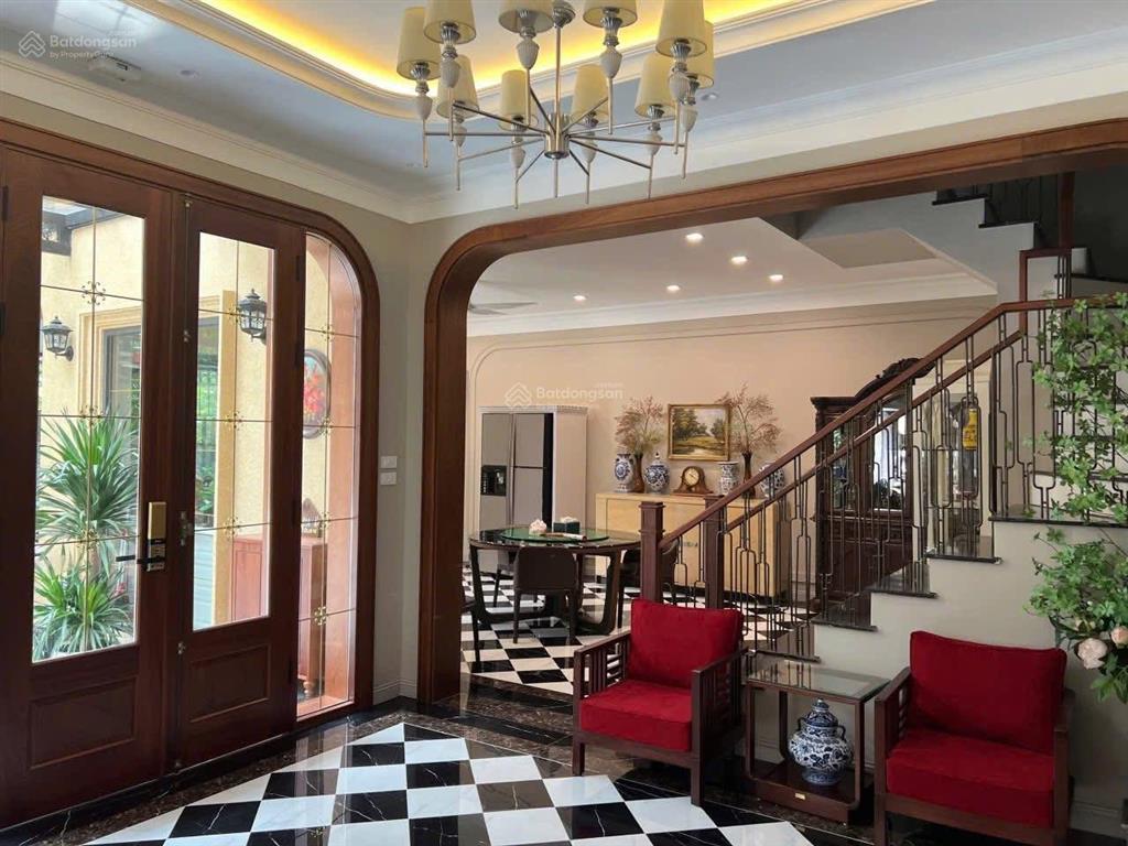 Chính chủ gửi bán biệt thự vinhome gardenia 219m²*5t mặt tiền 6m. vị trí đẹp, dãy đường rộng 83 tỷ
