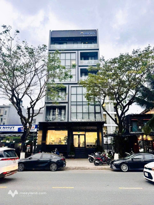 Nhà mặt phố Hoàng Quốc Việt, Cầu Giấy, 160m2, mặt tiền 10m