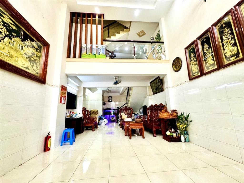 4.5x12m, chủ bán gấp nhà 5 tầng, hẻm thông 8m, 1/phạm văn bạch, gò vấp, sát tân bình 8.1 tỷ