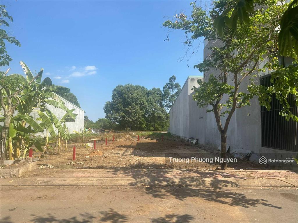 (8,3x27,5m) 226,5m2 đất có 100m2 thổ cư mt nhựa vp số cách quốc lộ 13 500m ngay sát bờ sông lớn