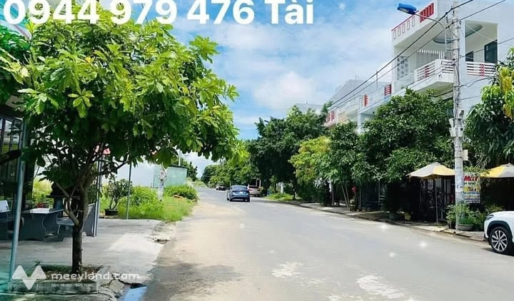 Bán đất biệt thự góc siêu đẹp, mặt tiền 10m, 200m2 tại Hà Huy Tập, Phú Yên