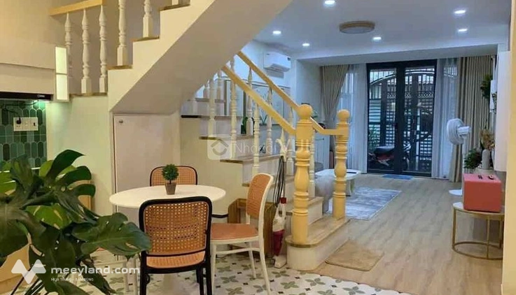 Xoay vốn bán nhà 69,8m² đường Nguyễn Thượng Hiền, phường 5, Bình Thạnh. Xây 4 tầng, hẻm 4m, giá 2,33 tỷ