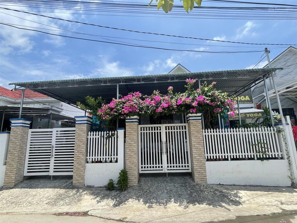 Chính chủ bán nhà mặt phố diện tích 304m2(10x30), tdp7, phường ninh hoà