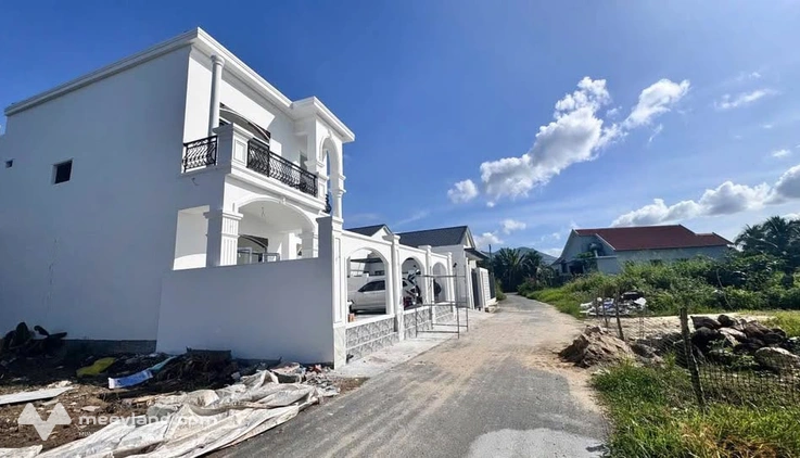 Bán biệt thự mặt tiền đường Gò Độ, Diên Điền, diện tích 205m2, hướng Đông Nam