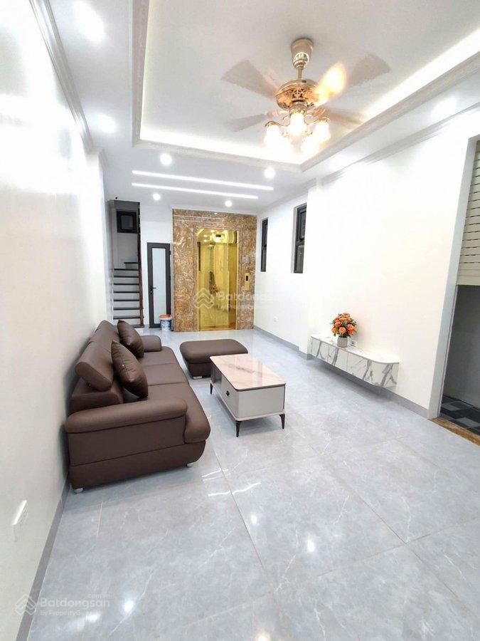 Chủ nhà cần tiền, giảm sâu nhà trần phú, hà đông 6 tầng thang máy giá chỉ 10,8 tỷ